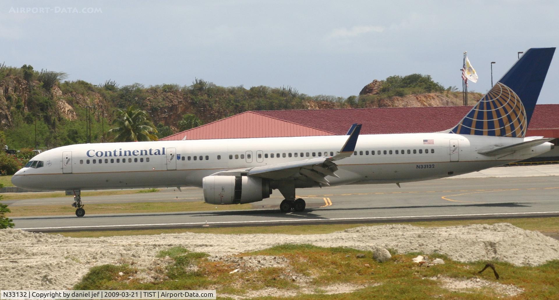 N33132, 1998 Boeing 757-224 C/N 29281, rolling out at tist