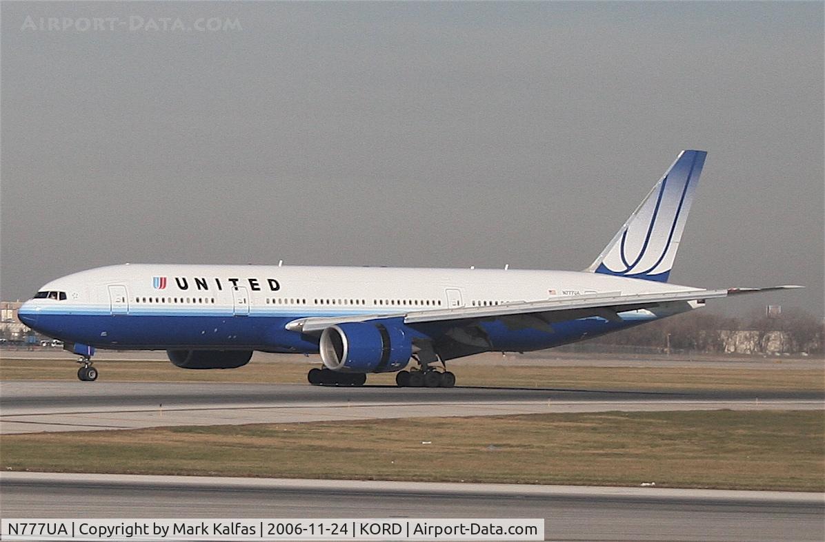 N777UA, 1995 Boeing 777-222 C/N 26916, United Airlines Boeing 777-222, N784UA arriving RWY 27R KORD from London EGLL.