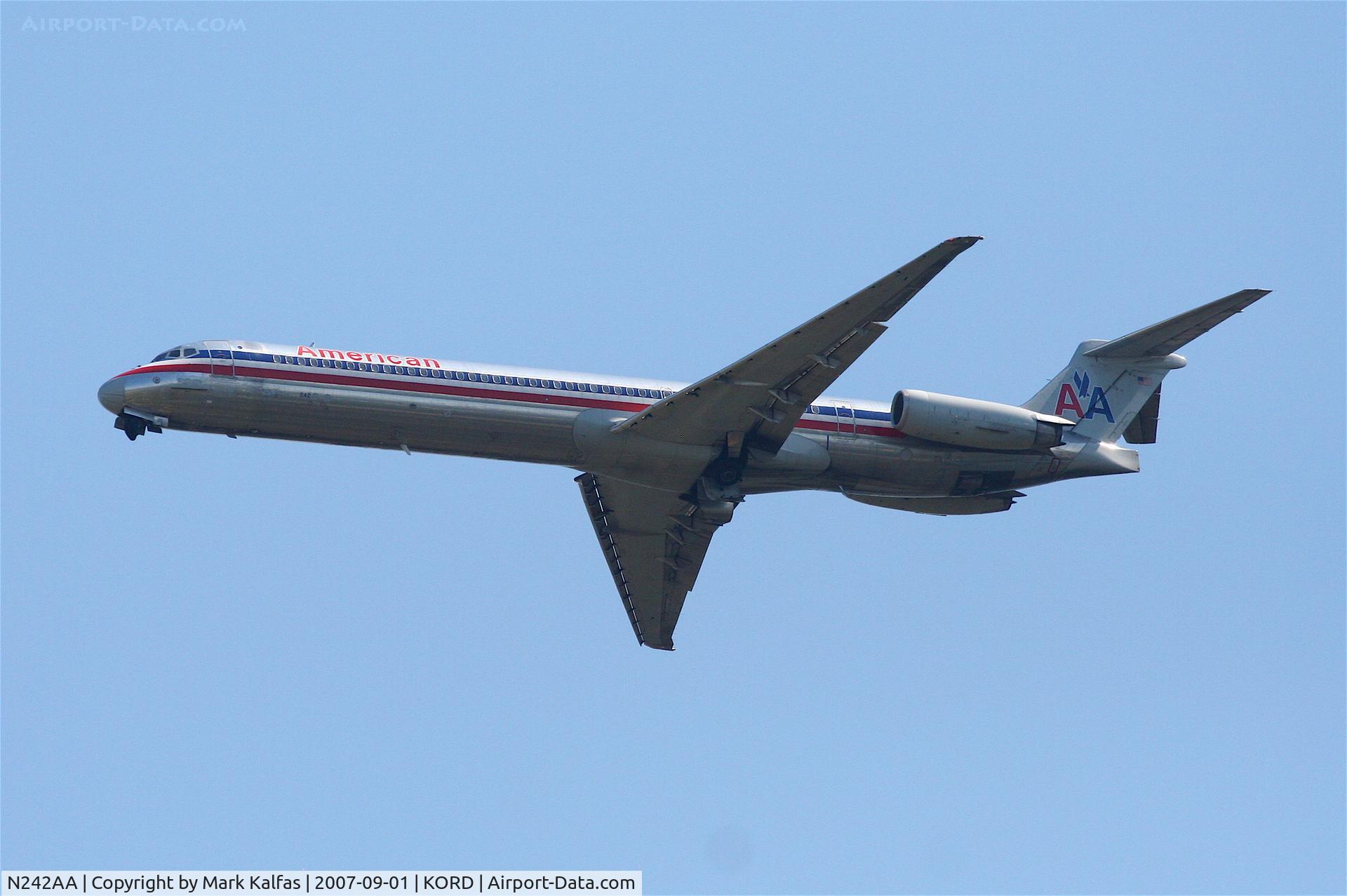 N242AA, 1984 McDonnell Douglas MD-82 (DC-9-82) C/N 49255, American Airlines Mcdonnell Douglas DC-9-82, N242AA on approach to 4R KORD.