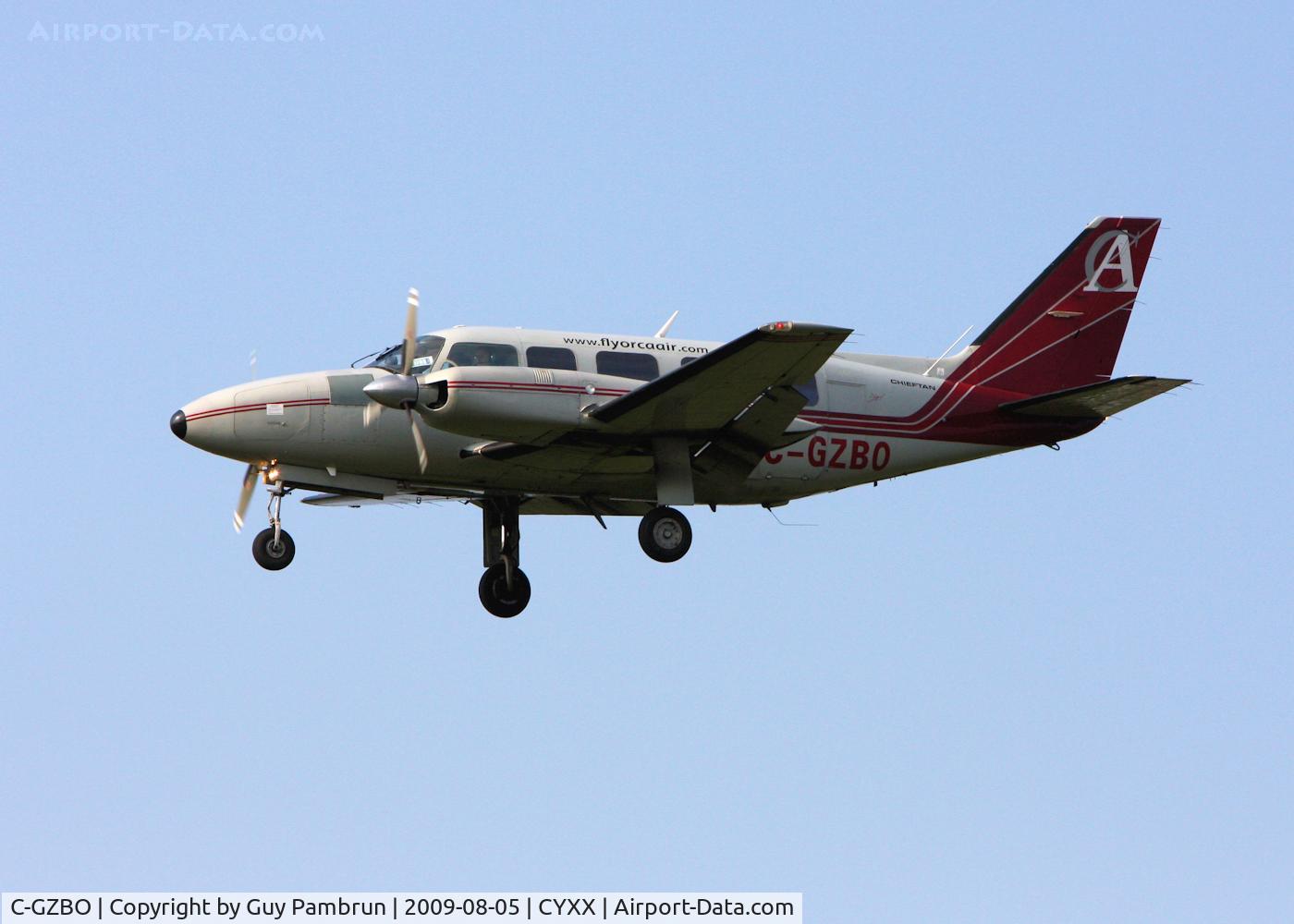 C-GZBO, Piper PA-31-350 Chieftain C/N 31-8252048, On final