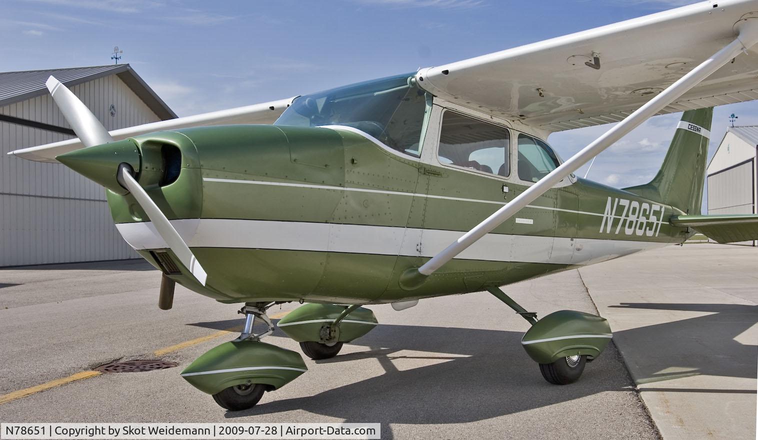 N78651, 1968 Cessna 172K Skyhawk C/N 17257705, Left front