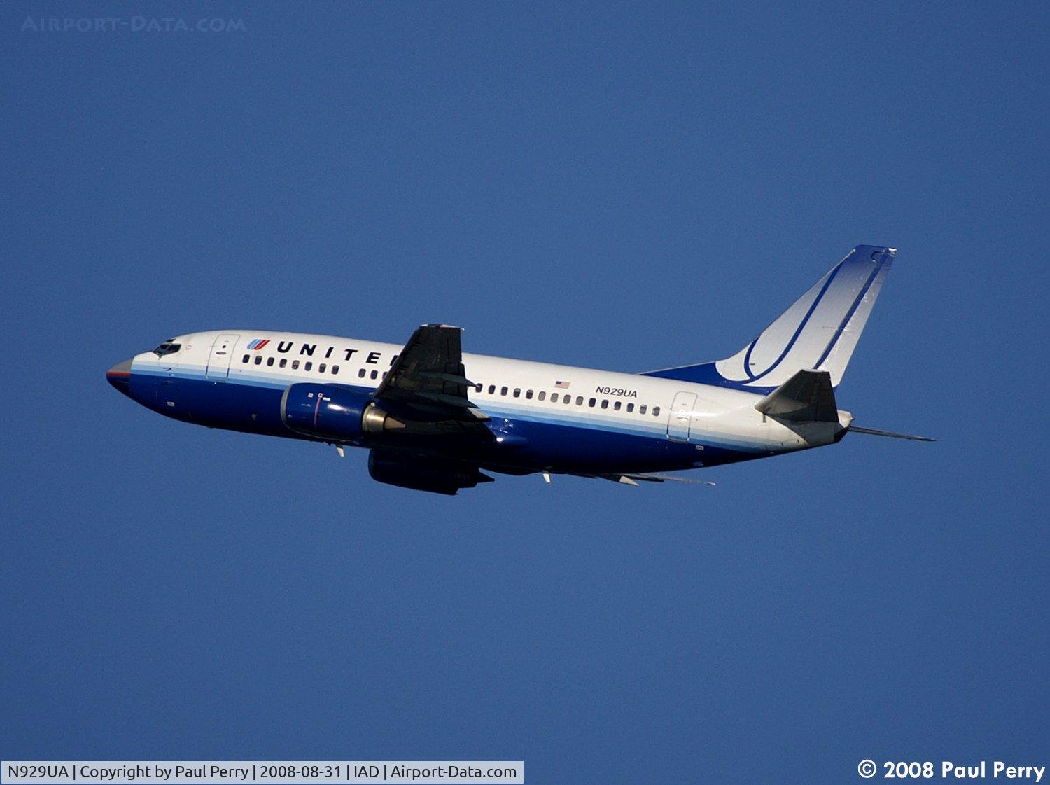 N929UA, 1992 Boeing 737-522 C/N 26652, Headed out from Dulles