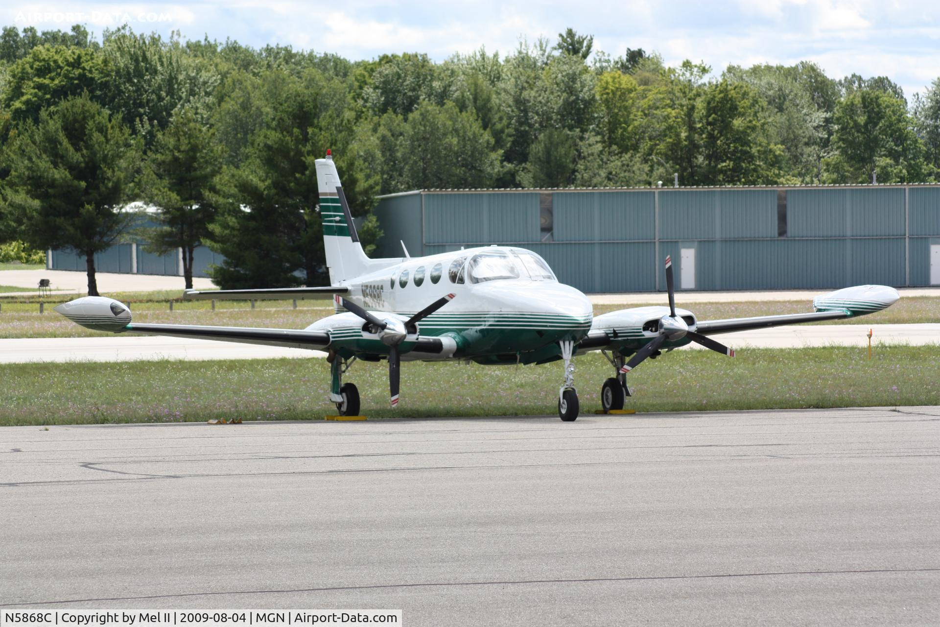 N5868C, 1980 Cessna 340A C/N 340A0977, Parked
