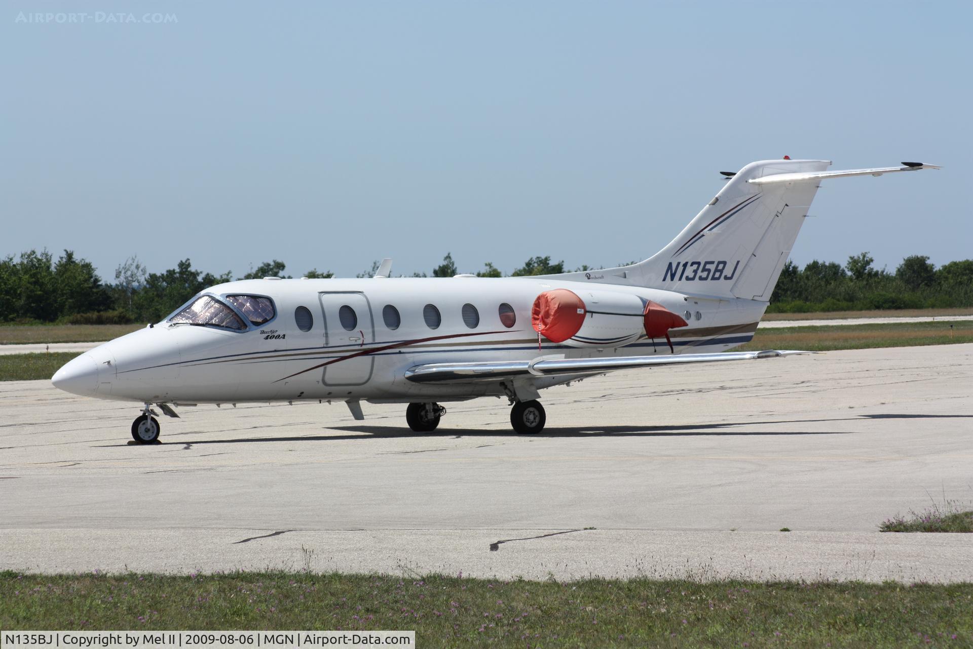 N135BJ, 1997 Raytheon Aircraft Company 400A C/N RK-135, Parked