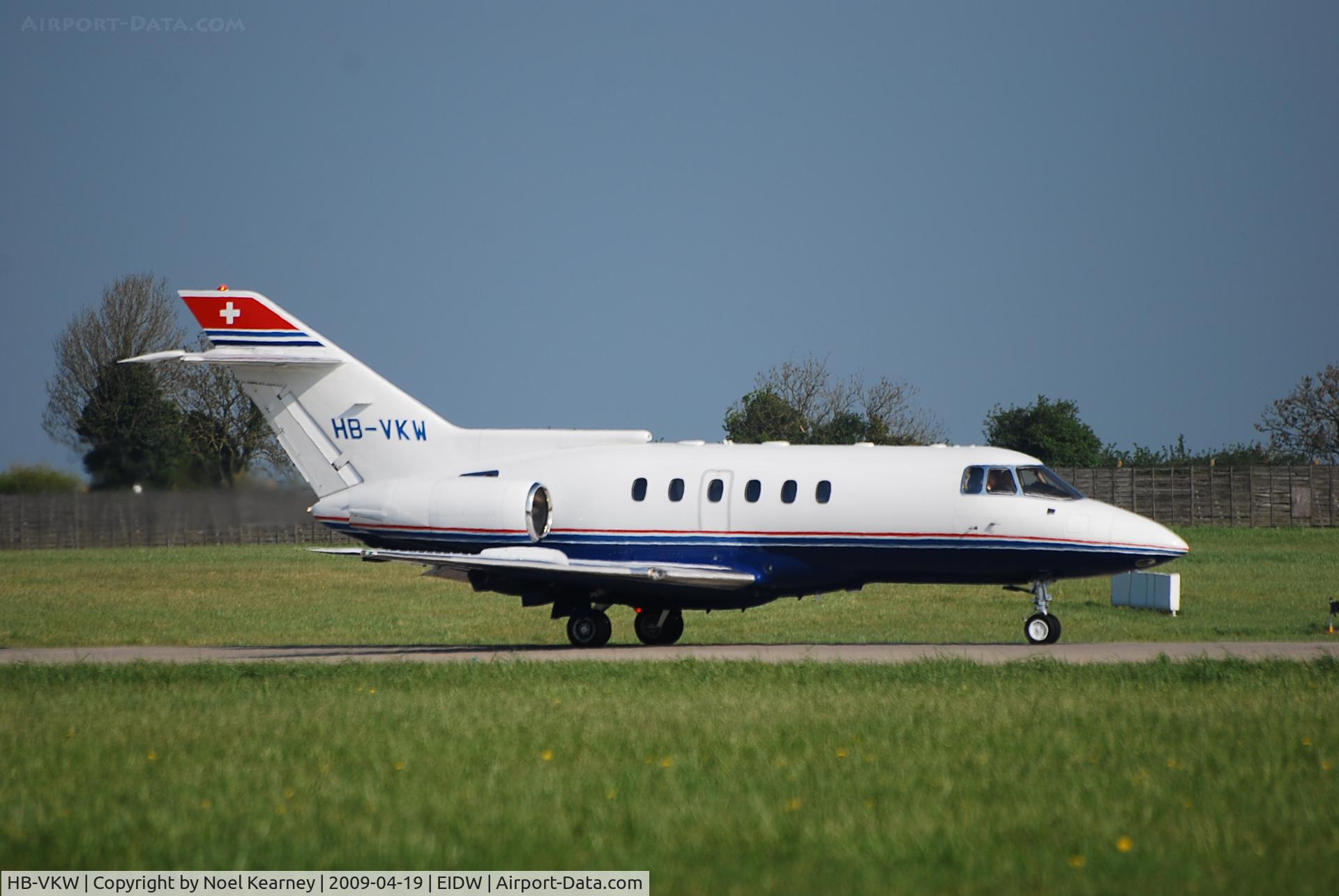 HB-VKW, 1993 Raytheon Hawker 125-800A C/N 258246, Departing off Rwy 10