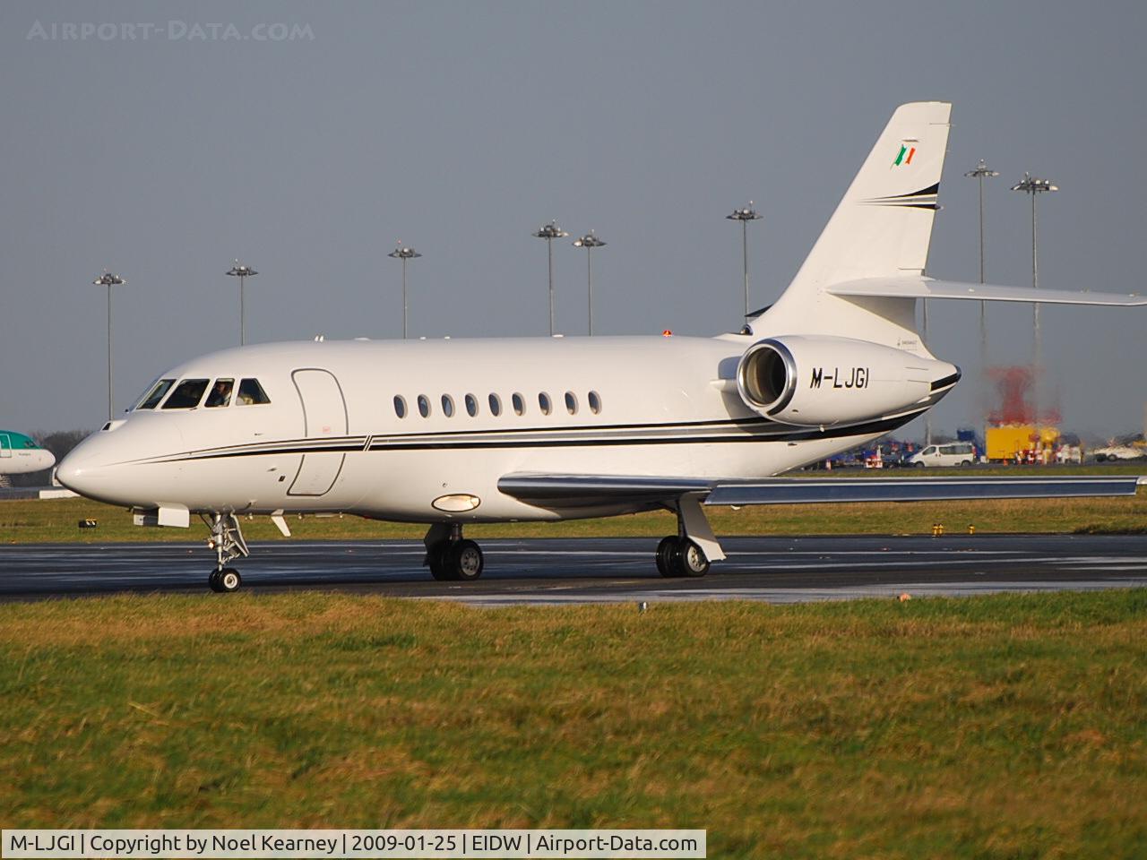 M-LJGI, 2007 Dassault Falcon 2000EX C/N 143, Departing off Rwy 28