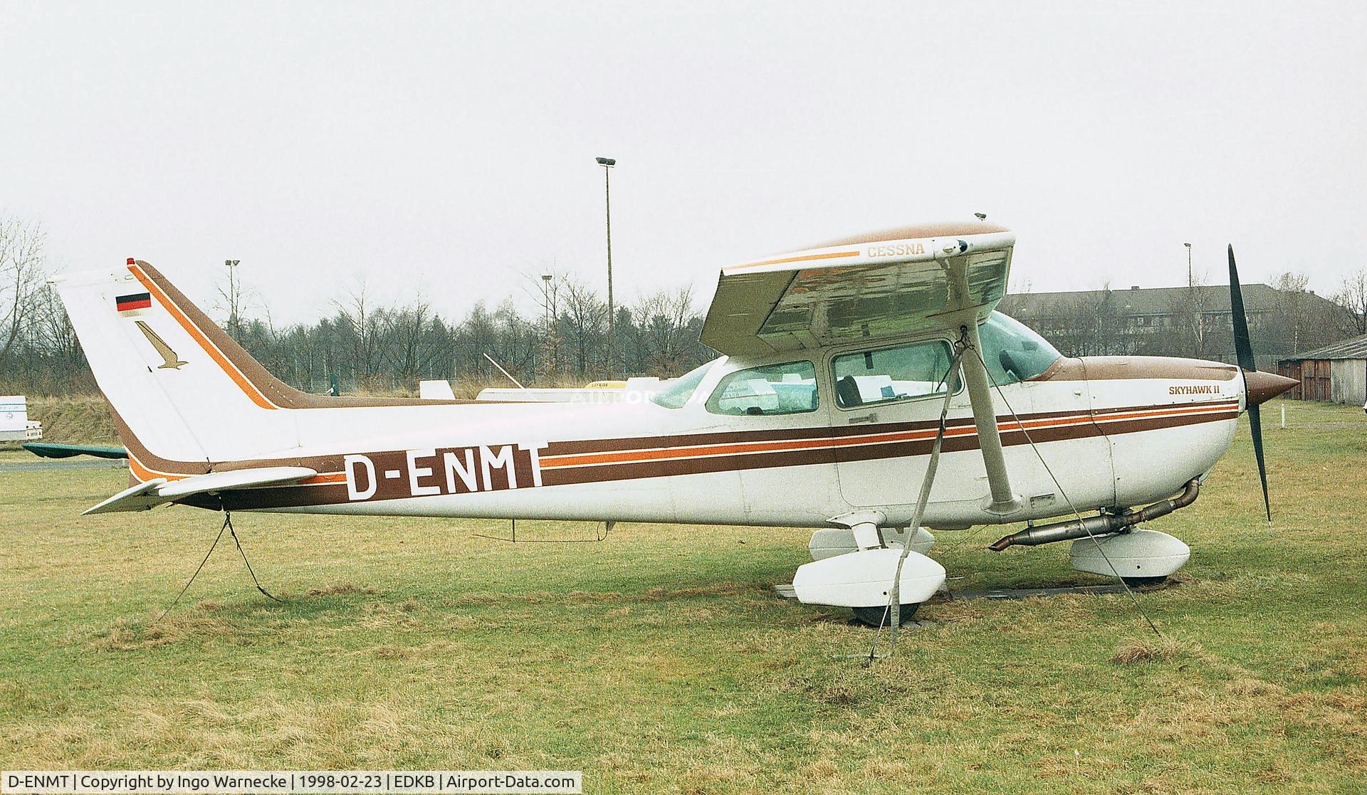 D-ENMT, Cessna 172P C/N 17275060, Cessna 172P Skyhawk II at Bonn-Hangelar airfield
