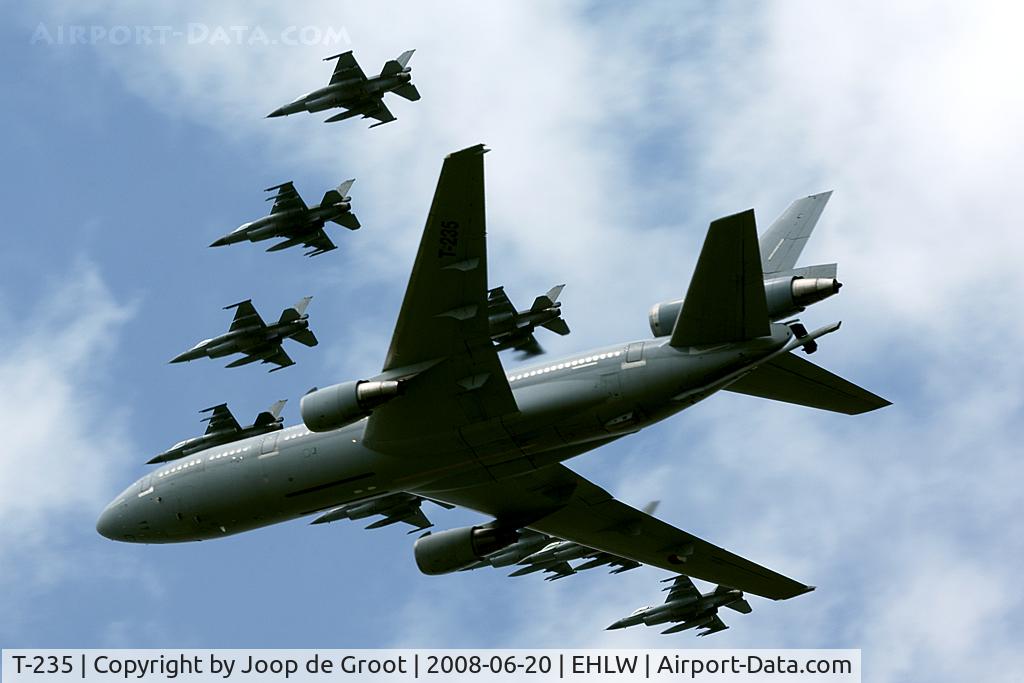 T-235, 1976 McDonnell Douglas DC-10-30 (CF) C/N 46956, After the air power demo the KDC-10 made a low pass while nine F-16s were crossing overhead.