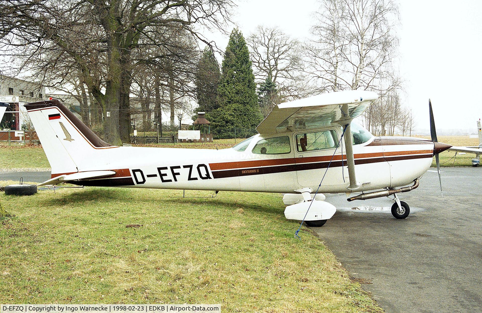 D-EFZQ, Cessna 172P C/N 17274510, Cessna 172P Skyhawk II at Bonn-Hangelar airfield