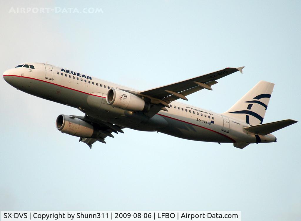 SX-DVS, 2008 Airbus A320-232 C/N 3709, On take off...