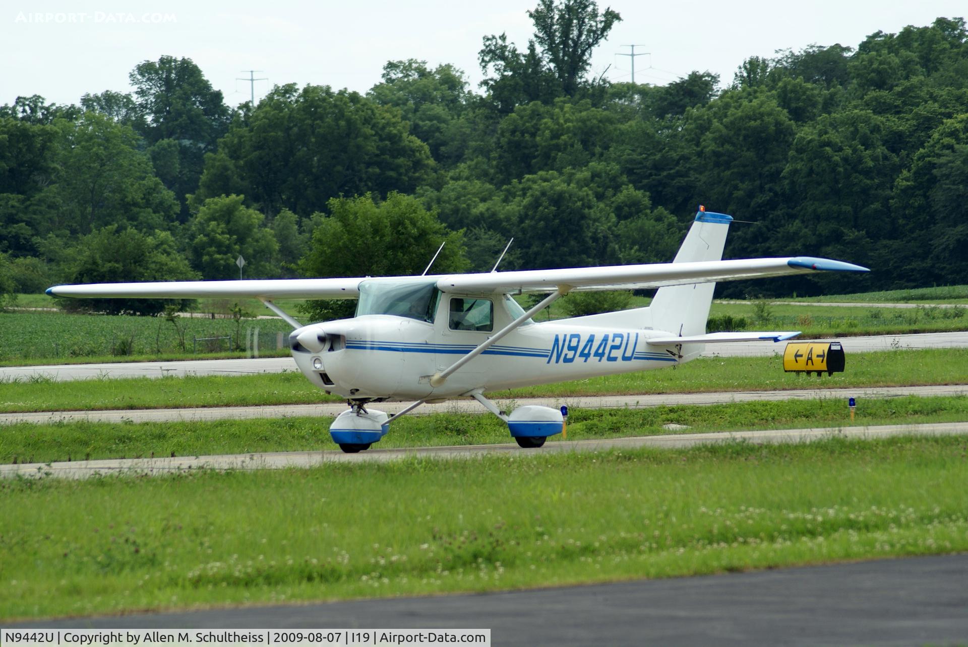 N9442U, 1976 Cessna 150M C/N 15078390, 1976 C150M