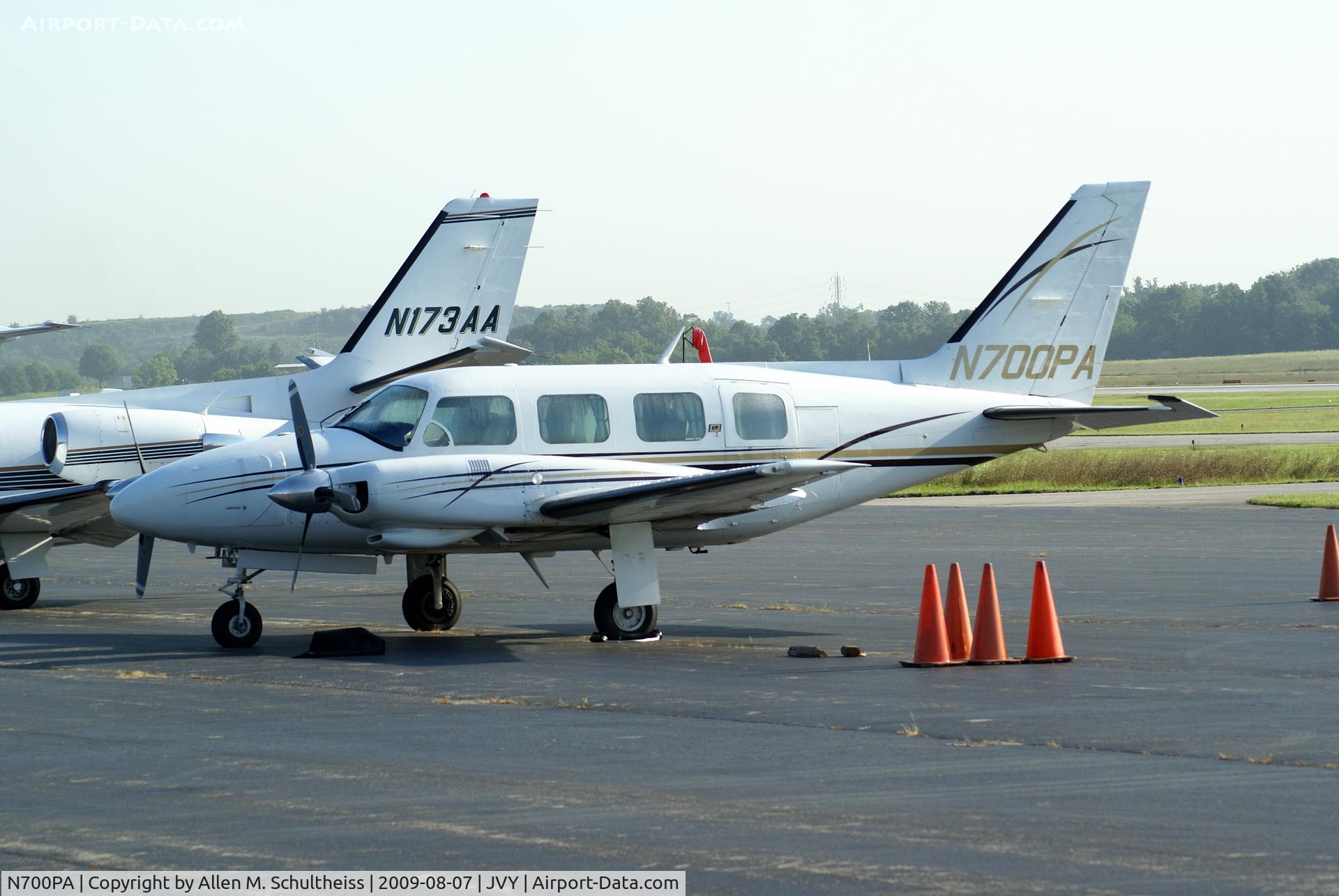 N700PA, 1977 Piper PA-31-325 Navajo C/R C/N 31-7812043, 1977 PA-31-325