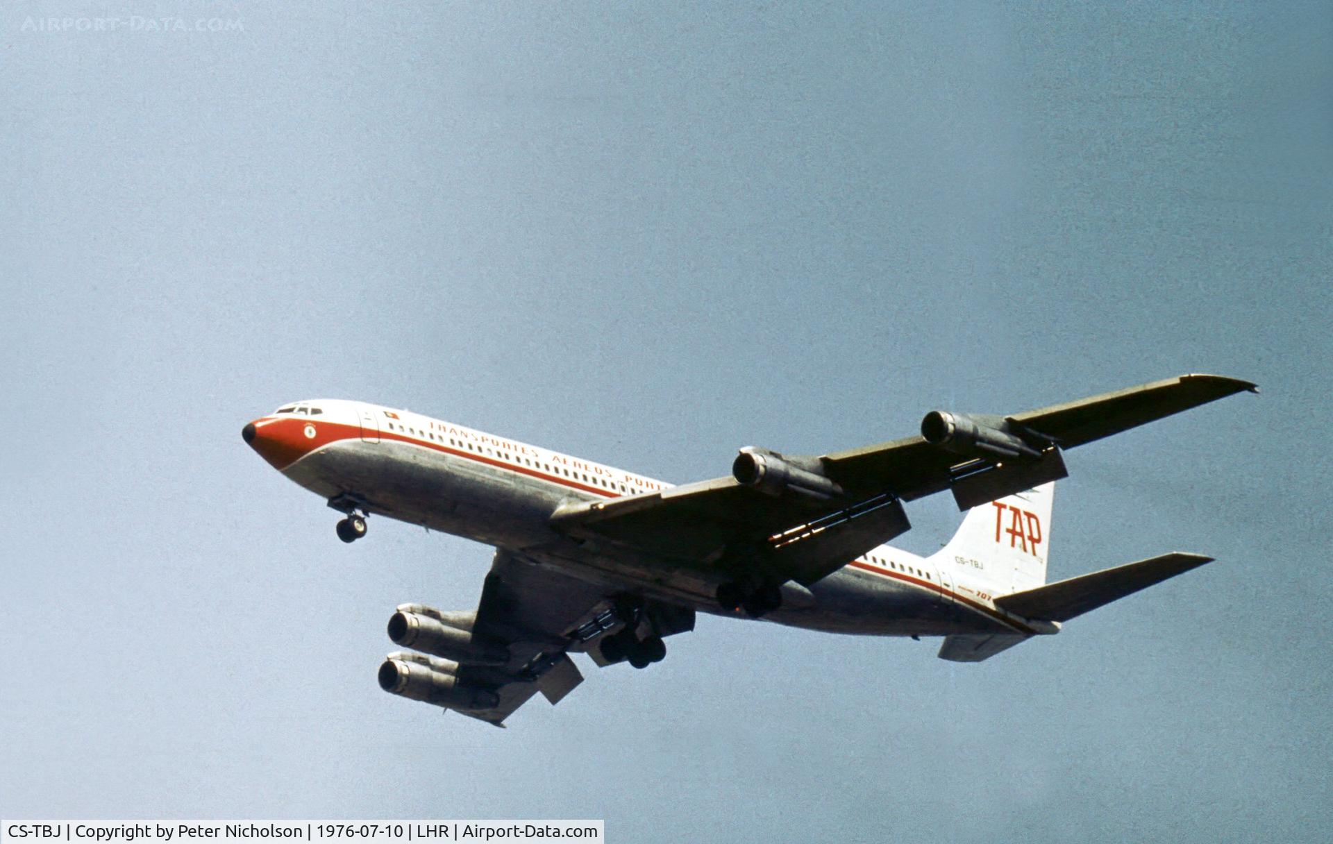 CS-TBJ, 1966 Boeing 707-373C C/N 19179, Boeing 707-373C of Portuguese airline TAP on final approach to London Heathrow in the Summer of 1976.