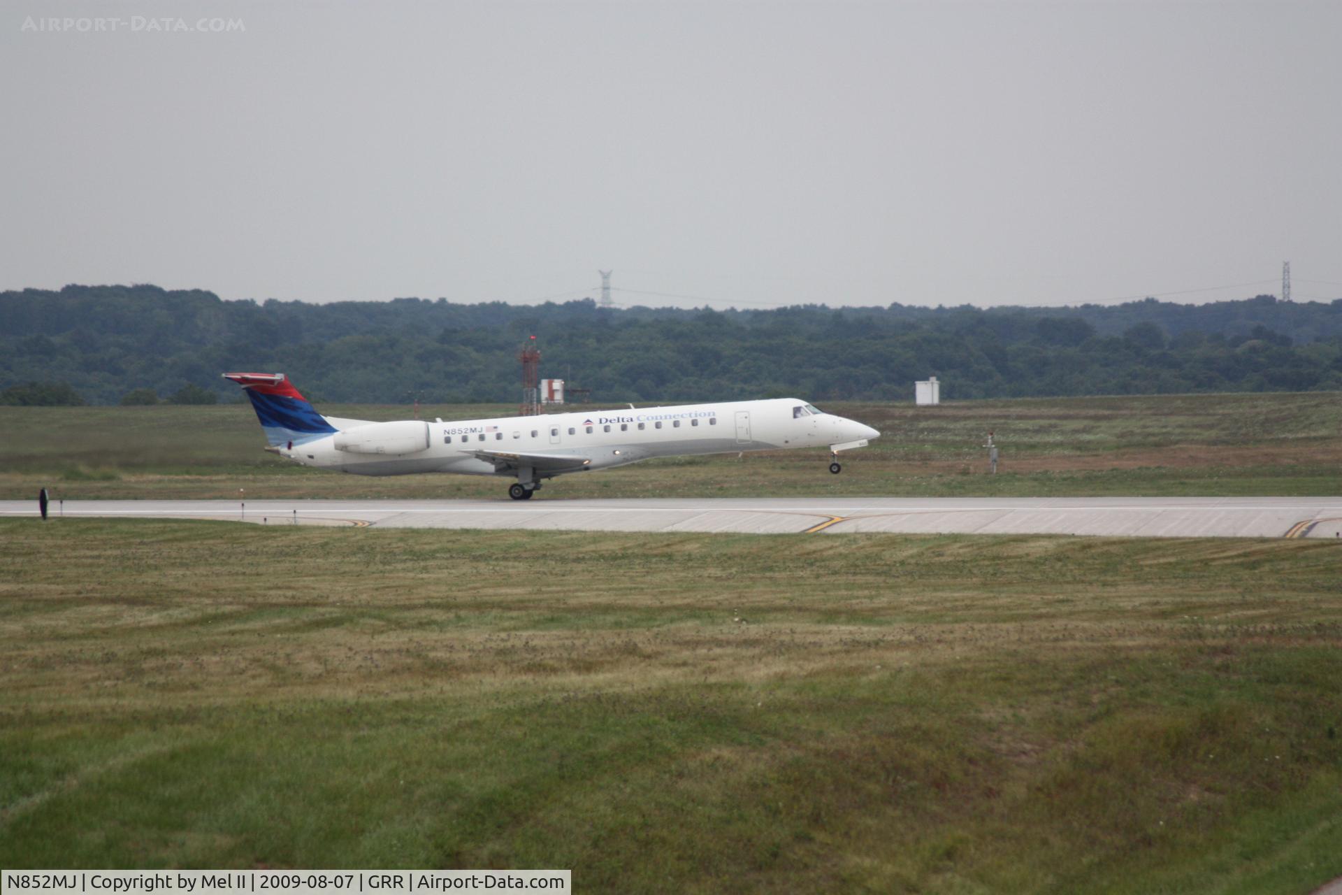 N852MJ, 2002 Embraer ERJ-145LR (EMB-145LR) C/N 145567, FRL241 - KGRR-KCVG - Departing RWY 17