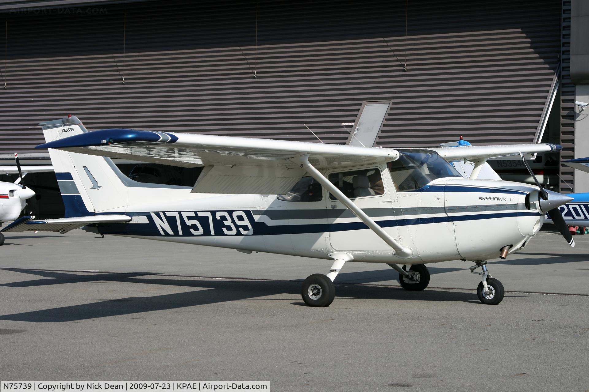 N75739, 1976 Cessna 172N C/N 17267916, KPAE