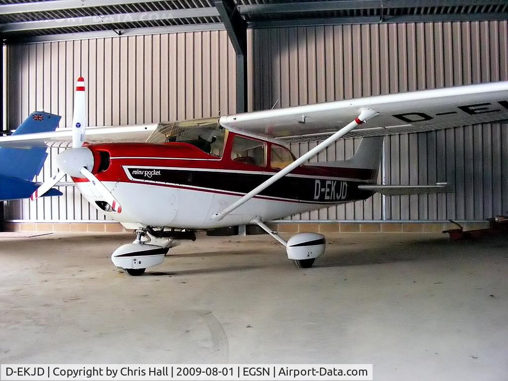 D-EKJD, Reims FR172F Reims Rocket C/N 0582, Cessna 172S in the hangar at Bourn Airfield