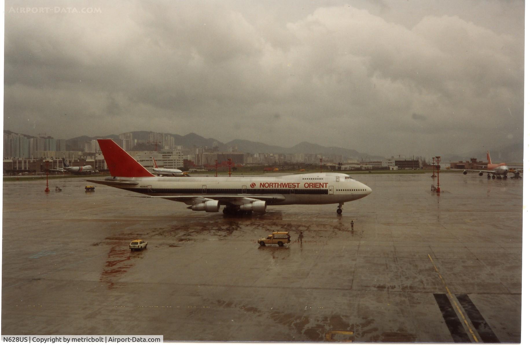 N628US, 1980 Boeing 747-251B C/N 22389, At HKG Kai Tak
