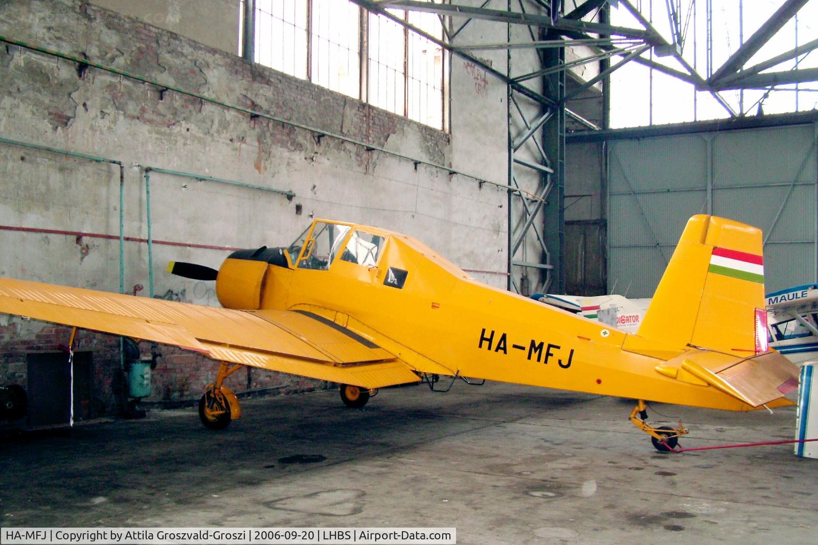 HA-MFJ, 1971 Let Z-37P Cmelak C/N 13-10, Originally this an agricultural airplane, but it is used for towing on this airport.