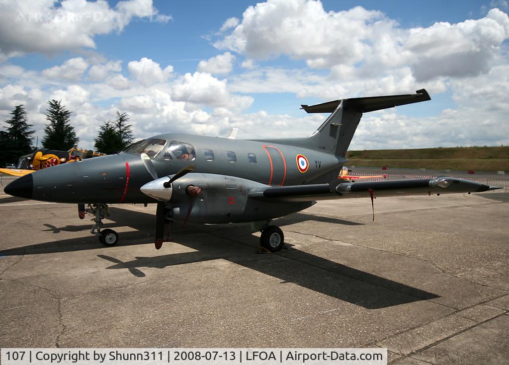 107, Embraer EMB-121AA Xingu C/N 121107, Displayed during LFOA Airshow 2008