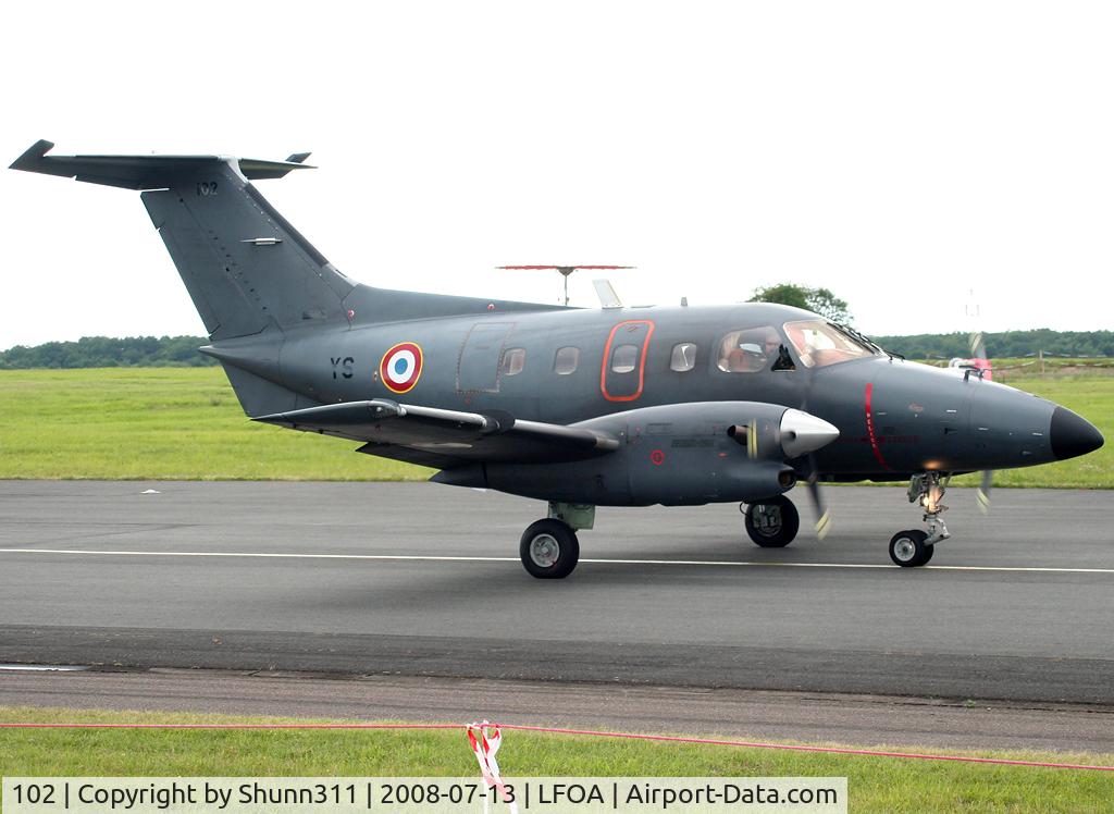 102, Embraer EMB-121AA Xingu C/N 121102, Used as a demo for 'Kamomille' Patrol during LFOA Airshow 2008