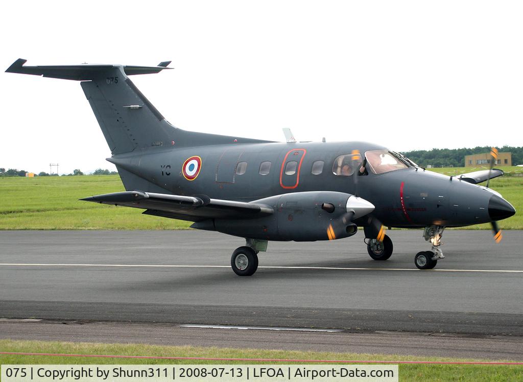 075, Embraer EMB-121AA Xingu C/N 121075, Used as a demo for 'Kamomille' Patrol during LFOA Airshow 2008