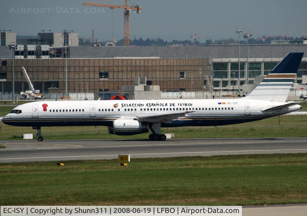 EC-ISY, 1993 Boeing 757-256 C/N 26241, Taxiing to the terminal with special World Cup 2008 markings