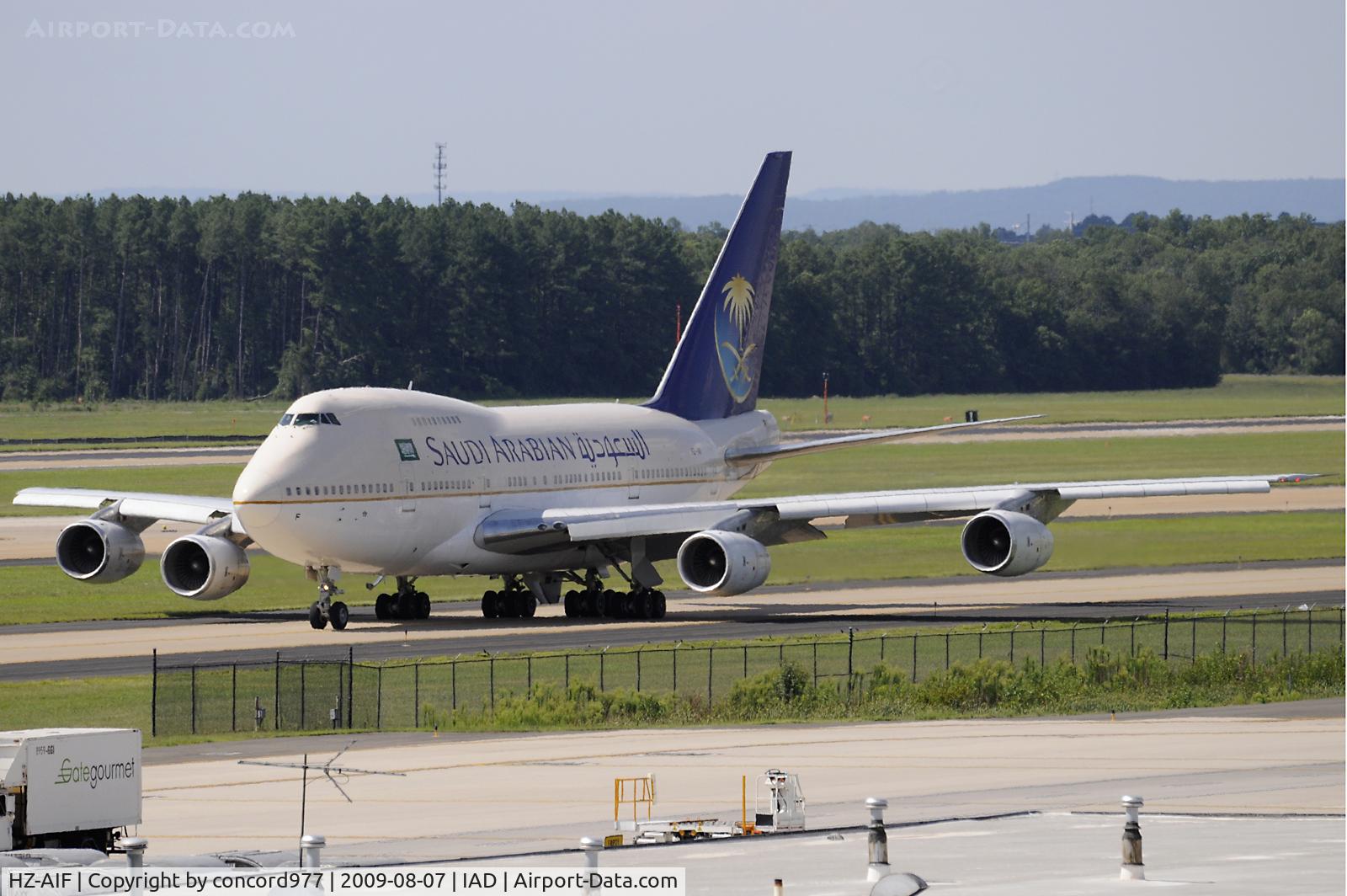 HZ-AIF, 1981 Boeing 747SP-68 C/N 22503, At KIAD on 8/7/2009 for a short 3-hour stop.