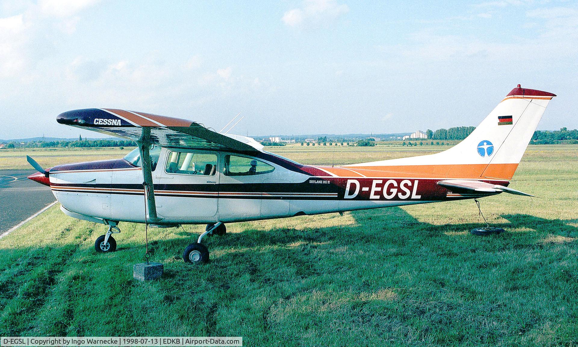 D-EGSL, Cessna TR182 Turbo Skylane RG C/N R18201364, Cessna R182 Skylane RG at Bonn-Hangelar airfield