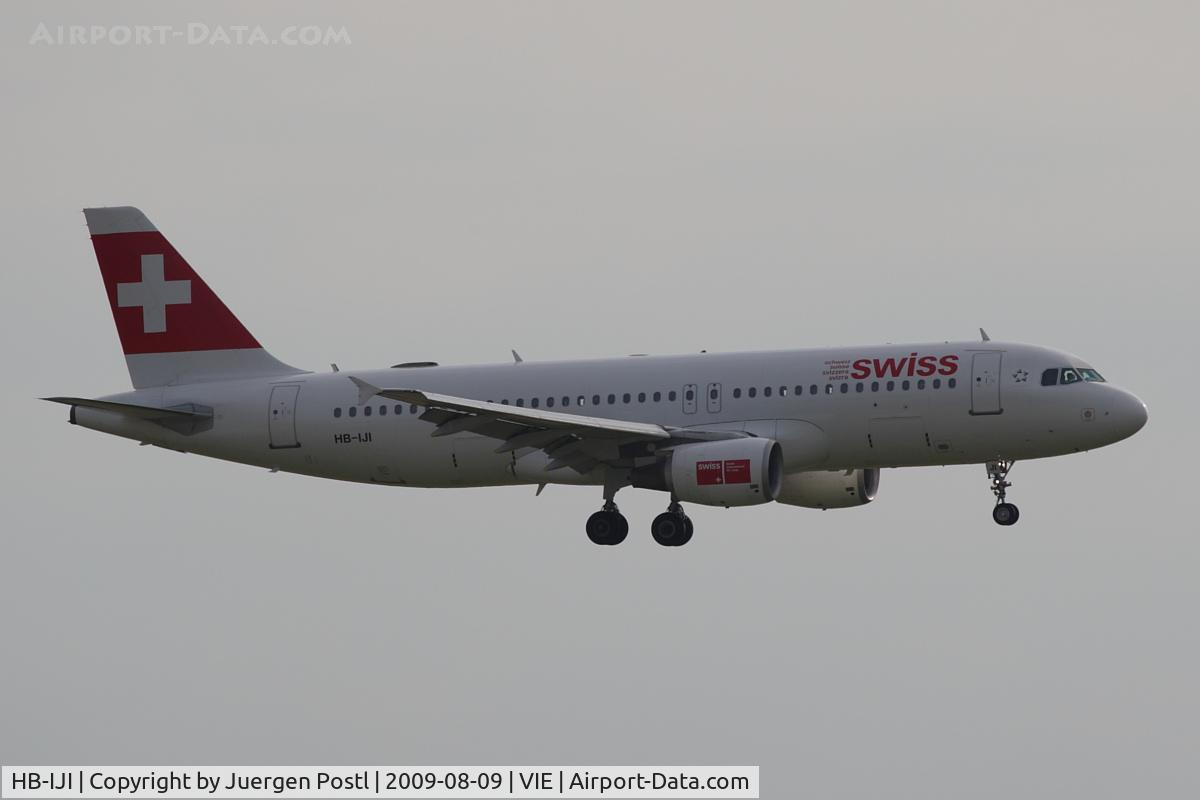 HB-IJI, 1996 Airbus A320-214 C/N 0577, Airbus A320-214