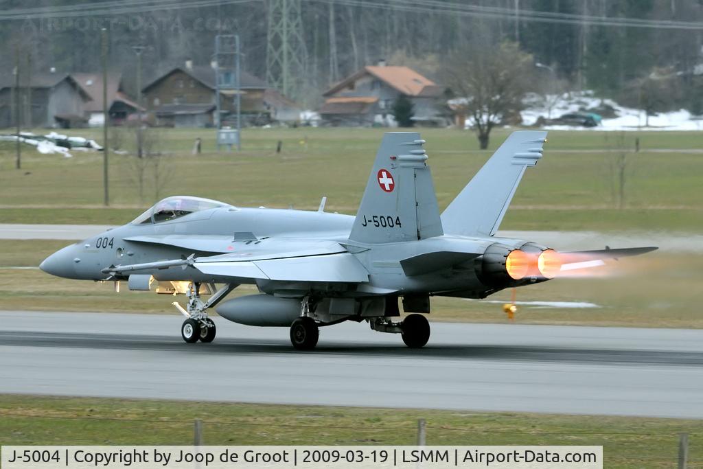 J-5004, 1997 McDonnell Douglas F/A-18C Hornet C/N 1320/SFC004, Night flying exercise.