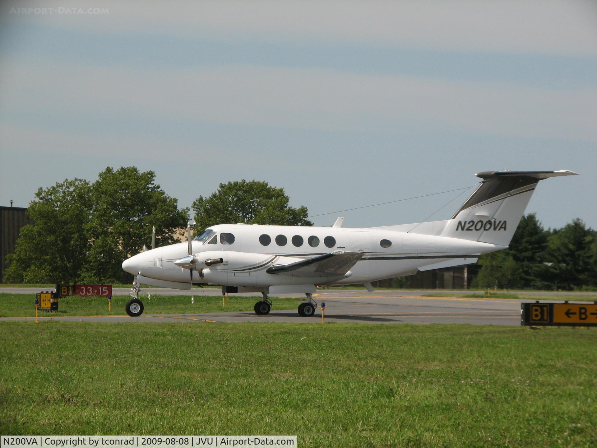 N200VA, 1977 Beech 200 Super King Air C/N BB-246, at Queen City