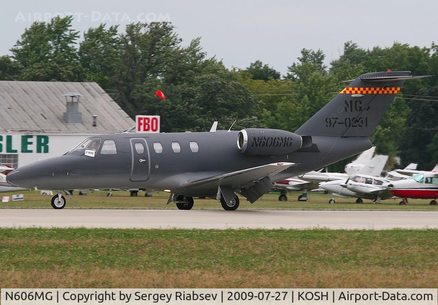 N606MG, 1997 Cessna 525 CitationJet CJ1 C/N 525-0231, EAA AirVenture 2009