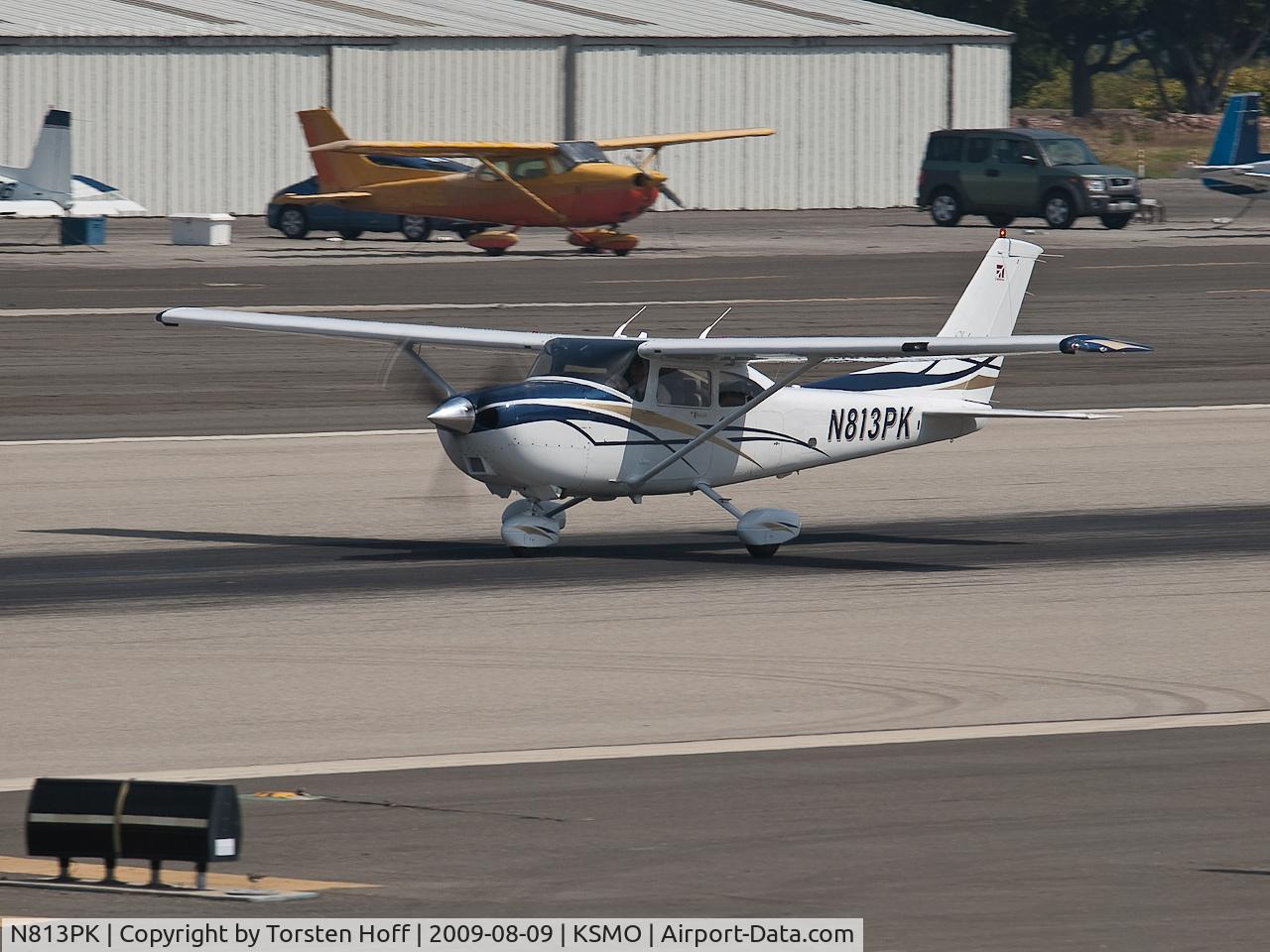 N813PK, 2001 Cessna 182S Skylane C/N 18280944, N813PK departing from RWY 21