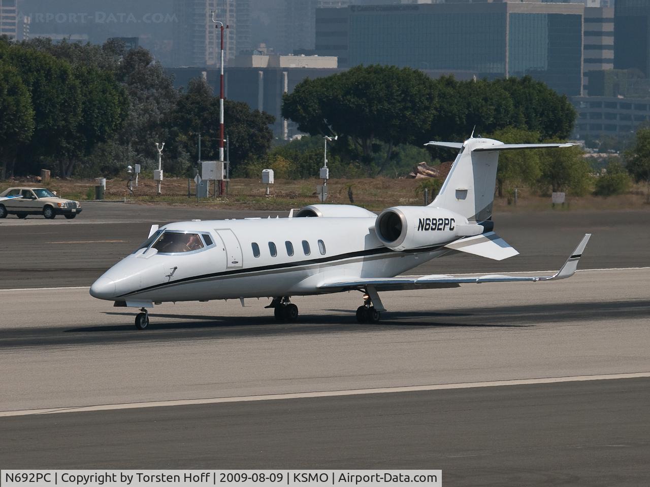 N692PC, 1993 Learjet 60 C/N 60-010, N692PC departing from RWY 21