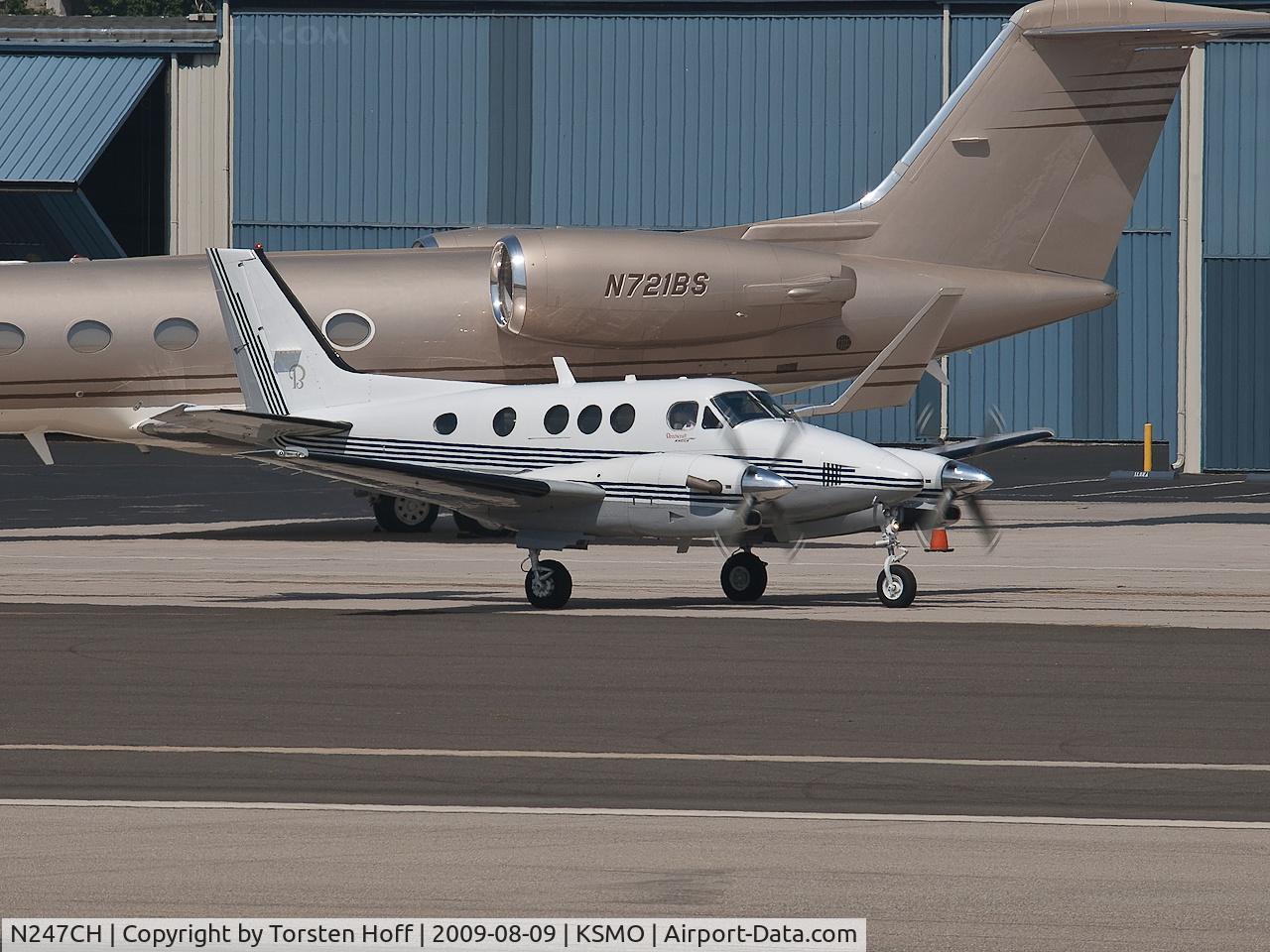 N247CH, Raytheon C90GT King Air C/N LJ-1754, N247CH taxiing