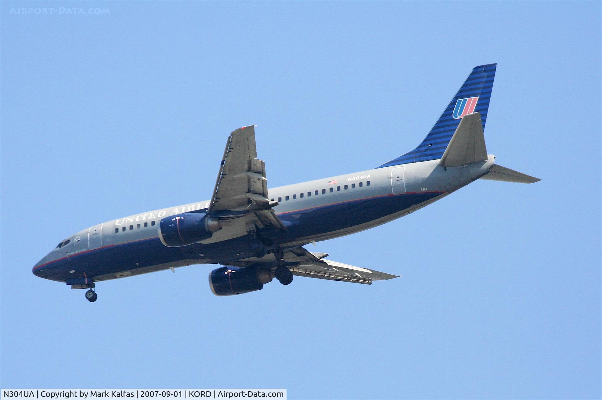 N304UA, 1987 Boeing 737-322 C/N 23665, United Airlines Boeing 737-322, N304UA an approach RWY 4R KORD.
