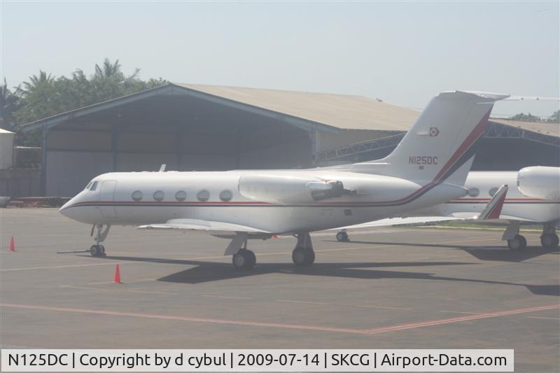 N125DC, 1969 Grumman G-1159 C/N 55, with n225dc at cartagena colombia
