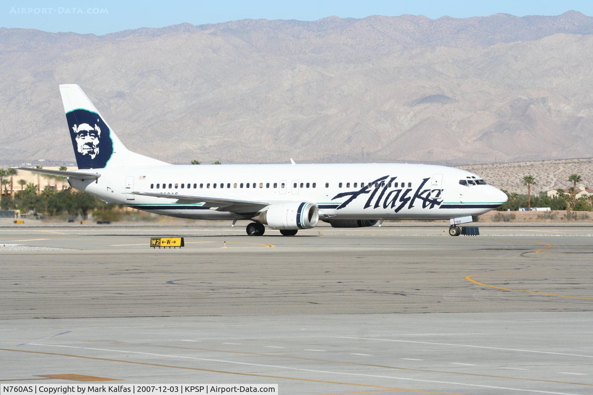 N760AS, 1992 Boeing 737-4Q8 C/N 25098, Alaska 737-4Q8, N760AS taxiing to the gate KPSP.