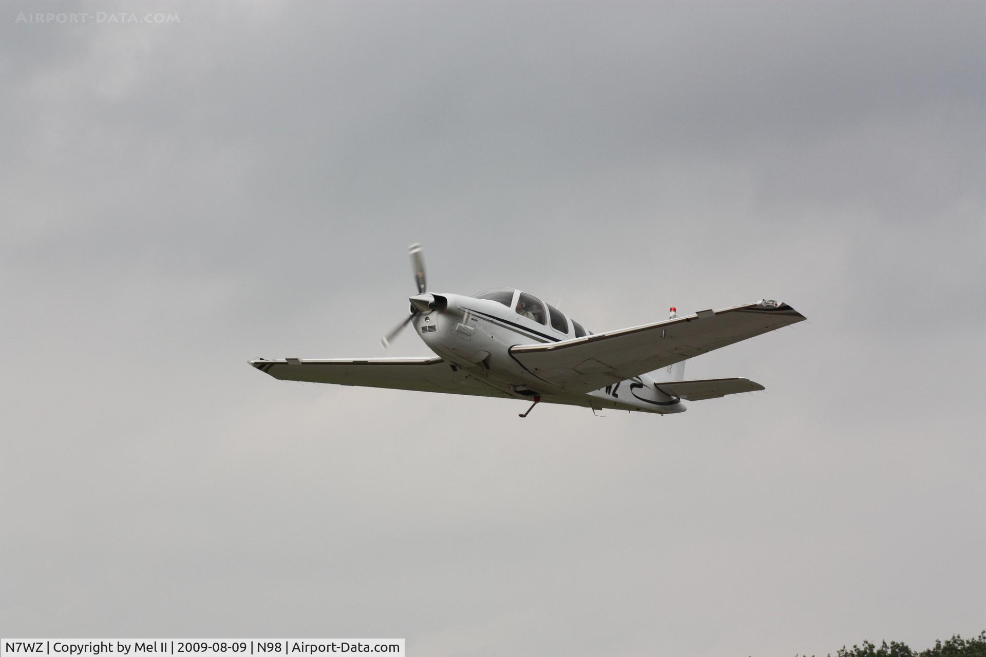 N7WZ, 2005 Raytheon Aircraft Company G36 C/N E-3637, N98-KGRR - Departing RWY 27