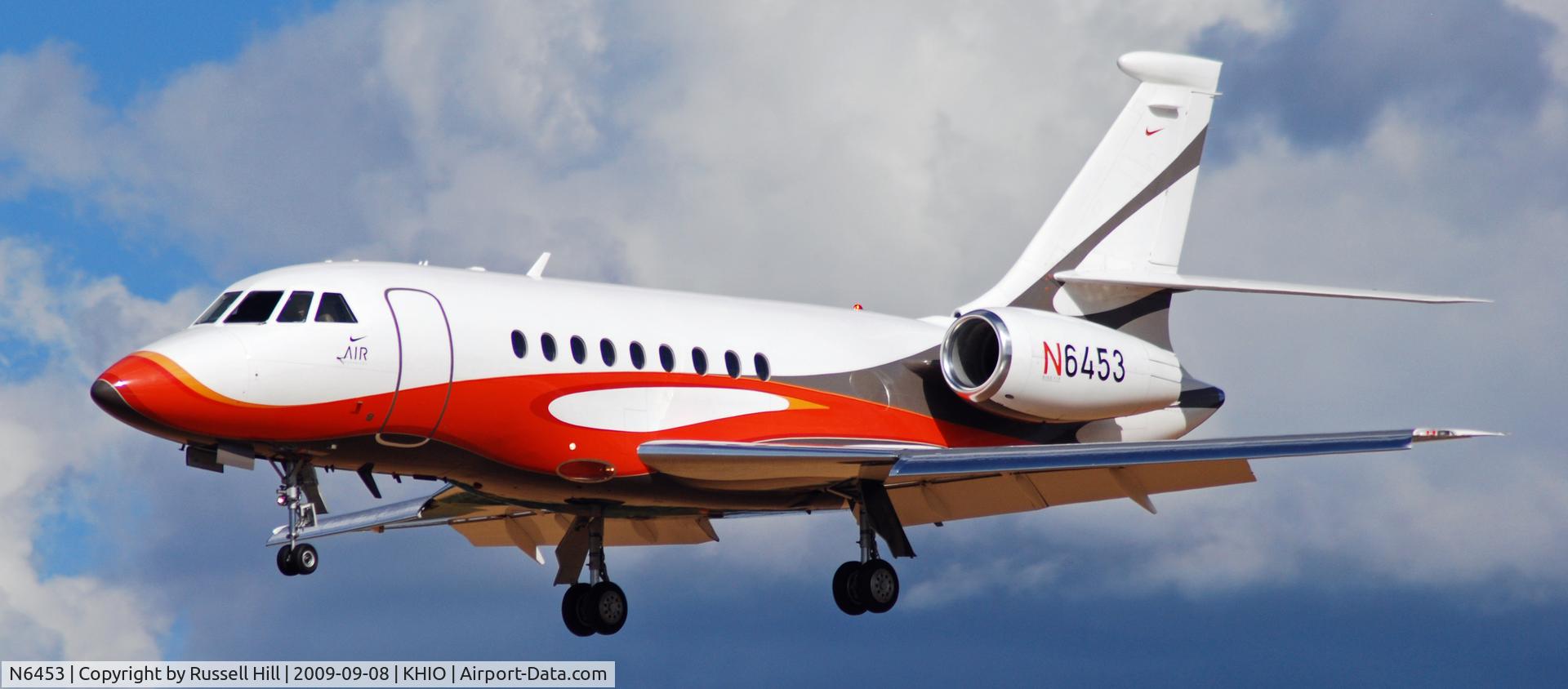 N6453, 2004 Dassault Falcon 2000EX C/N 26, N6453 on final for runway 30 at Portland-Hillsboro Airport