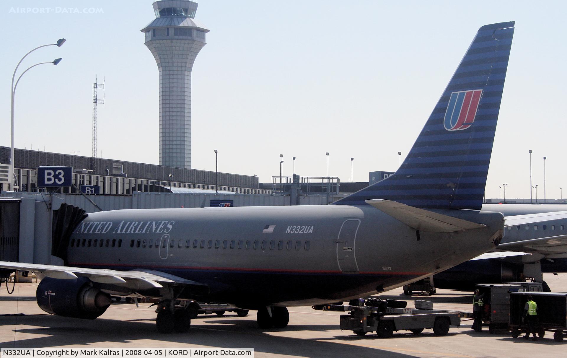 N332UA, 1988 Boeing 737-322 C/N 24193, United Airlines Boeing 737-322, N332UA at B4 KORD.