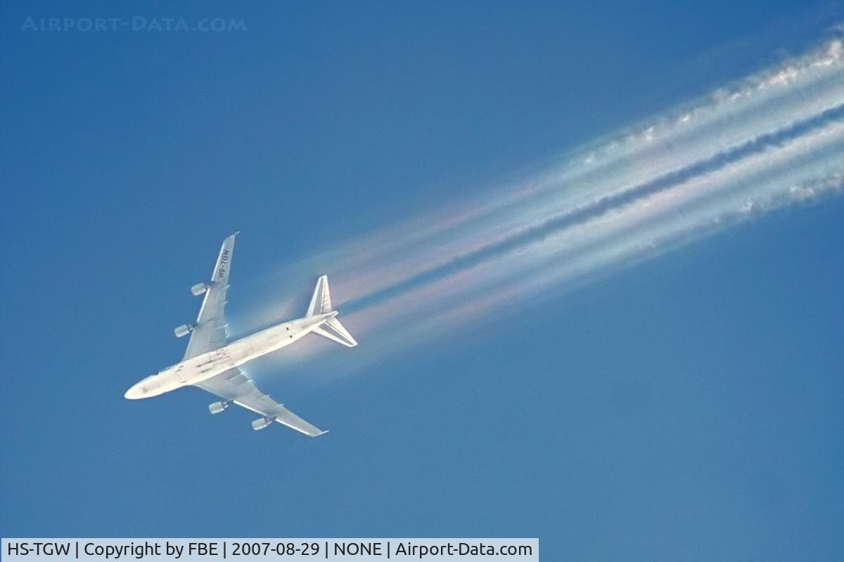HS-TGW, 1997 Boeing 747-4D7 C/N 27724, Thai Airways B747-4D7 cruises high over ELLX