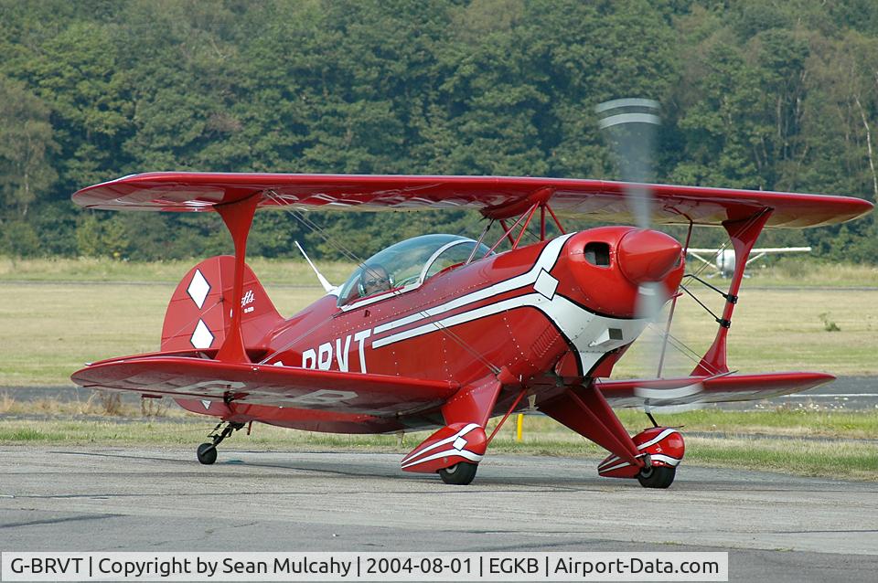 G-BRVT, 1990 Christen Pitts S-2B Special C/N 5189, G-BRVT a PITTS S2B taxies in at Biggin Hill Airport, Kent, U.K. 01/08/2004