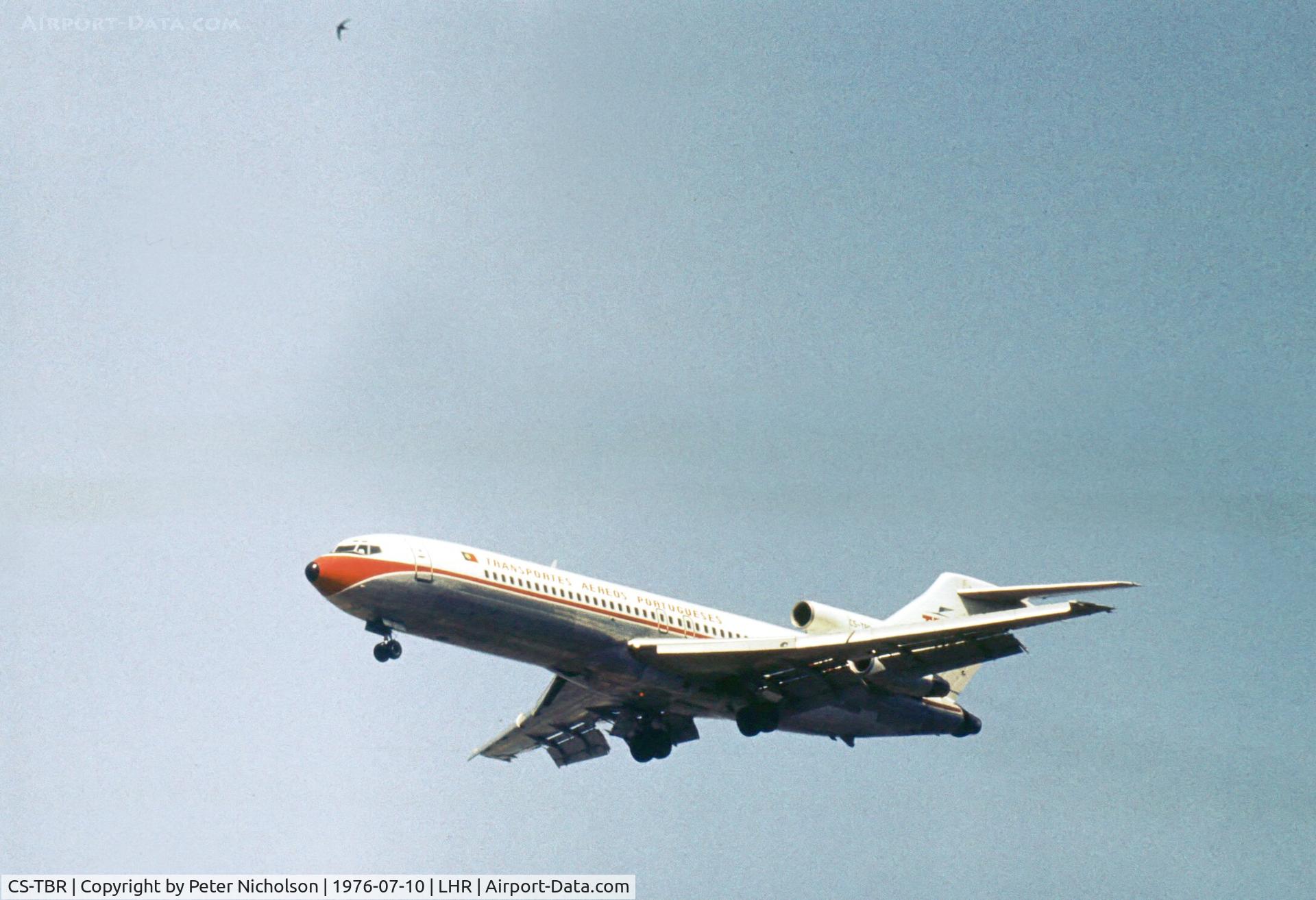 CS-TBR, 1974 Boeing 727-282 C/N 20972, Boeing 727-282 of Portuguese airline TAP on final approach to London Heathrow in the Summer of 1976.