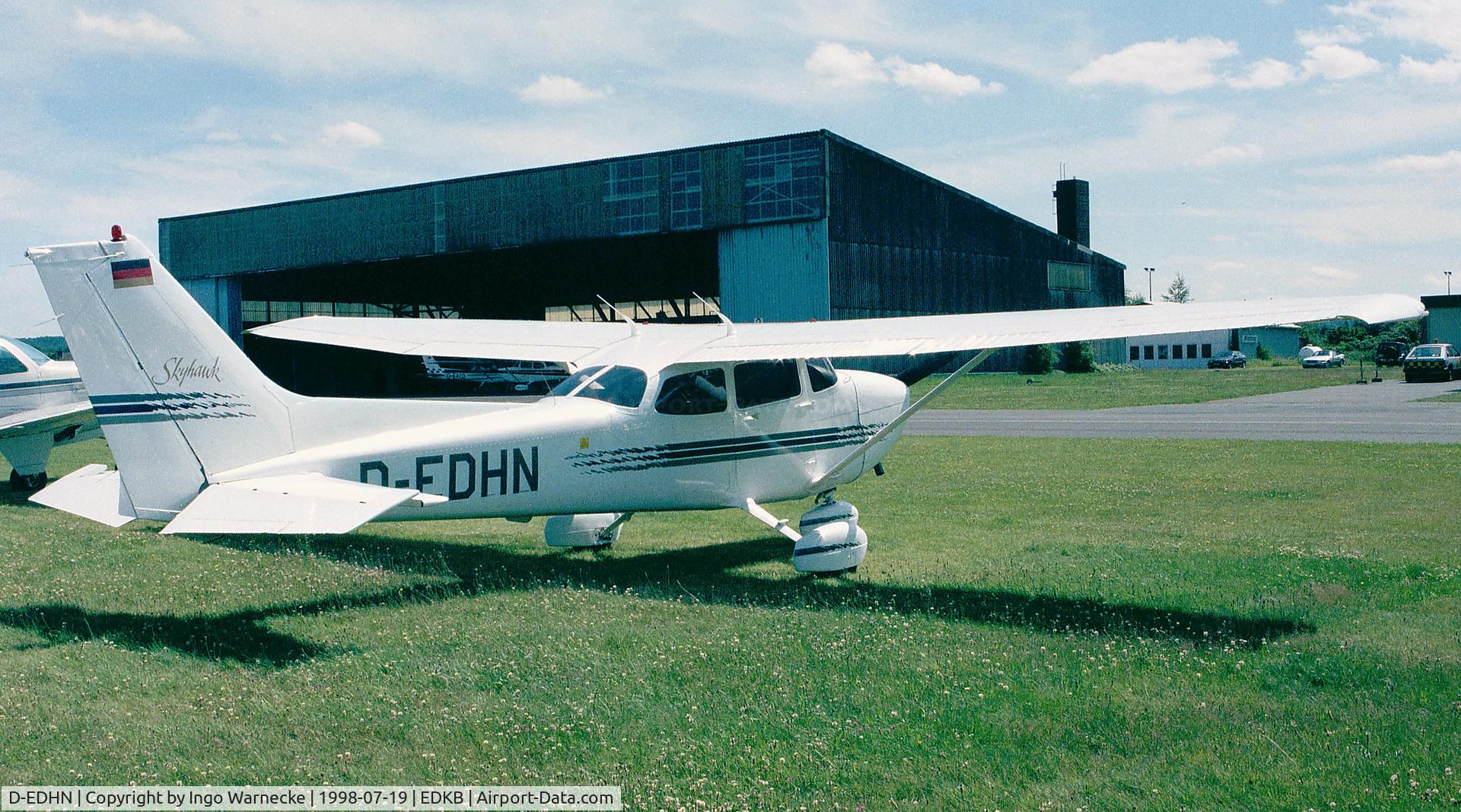 D-EDHN, 1997 Cessna 172R Skyhawk C/N 17280183, Cessna 172R Skyhawk 2 at Bonn-Hangelar airfield