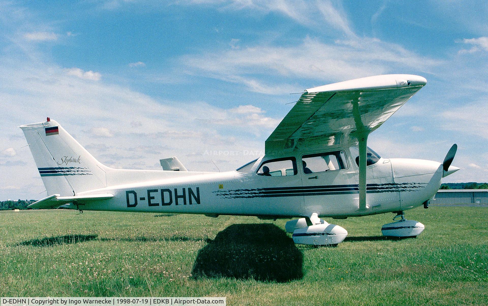 D-EDHN, 1997 Cessna 172R Skyhawk C/N 17280183, Cessna 172R Skyhawk 2 at Bonn-Hangelar airfield