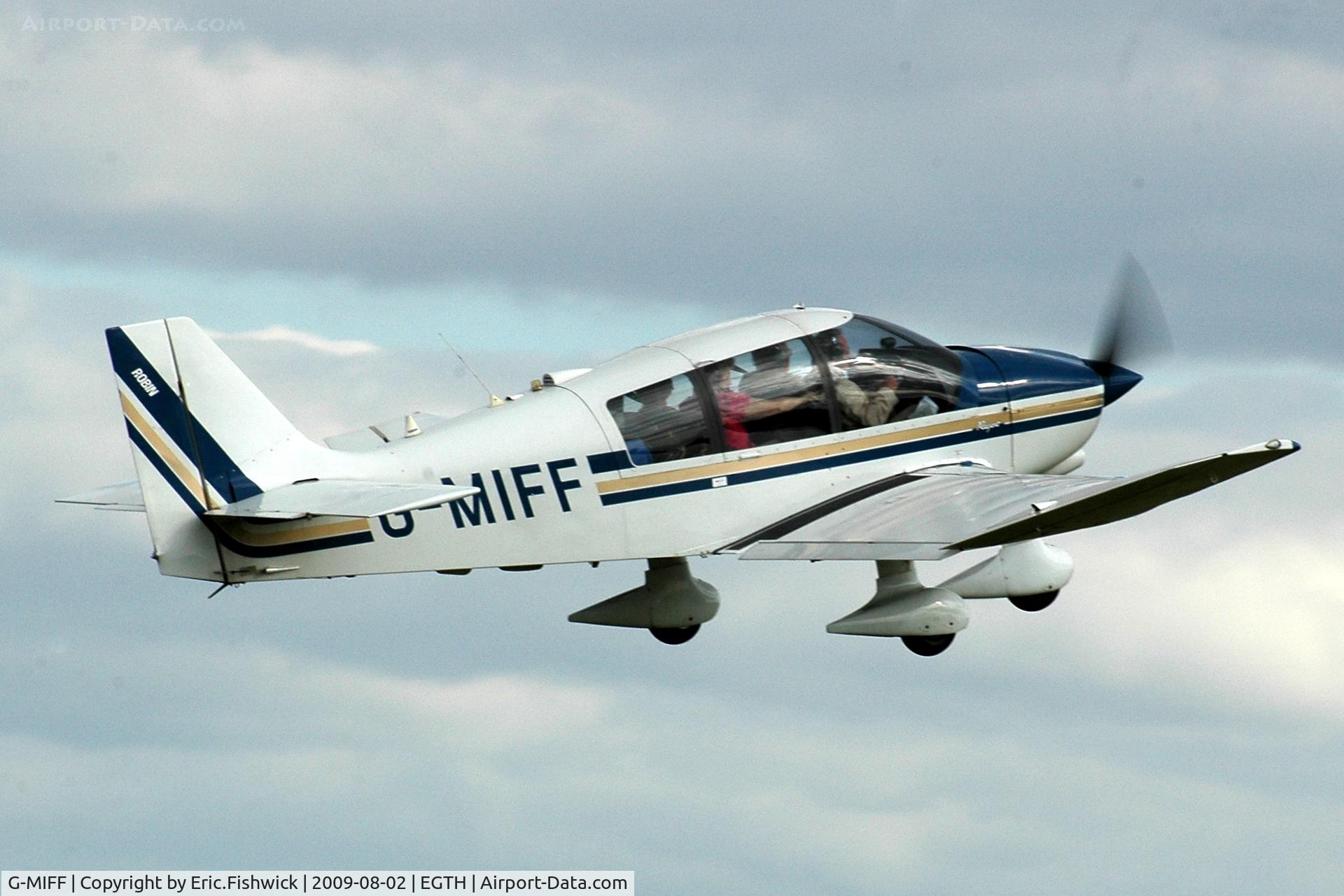 G-MIFF, 1991 Robin DR-400-180 Regent Regent C/N 2076, G-MIFF departing Shuttleworth Military Pagent Air Display Aug 09
