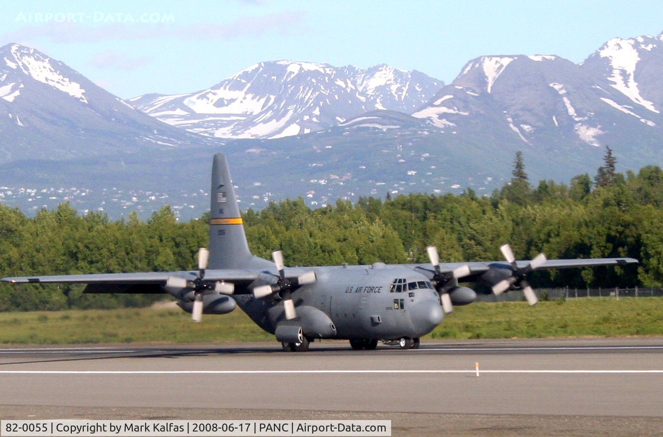 82-0055, 1982 Lockheed C-130H Hercules C/N 382-4970, 82-0055 / AK (cn 382-4970) USAF ANG C-130, landing RWY 25R PANC.