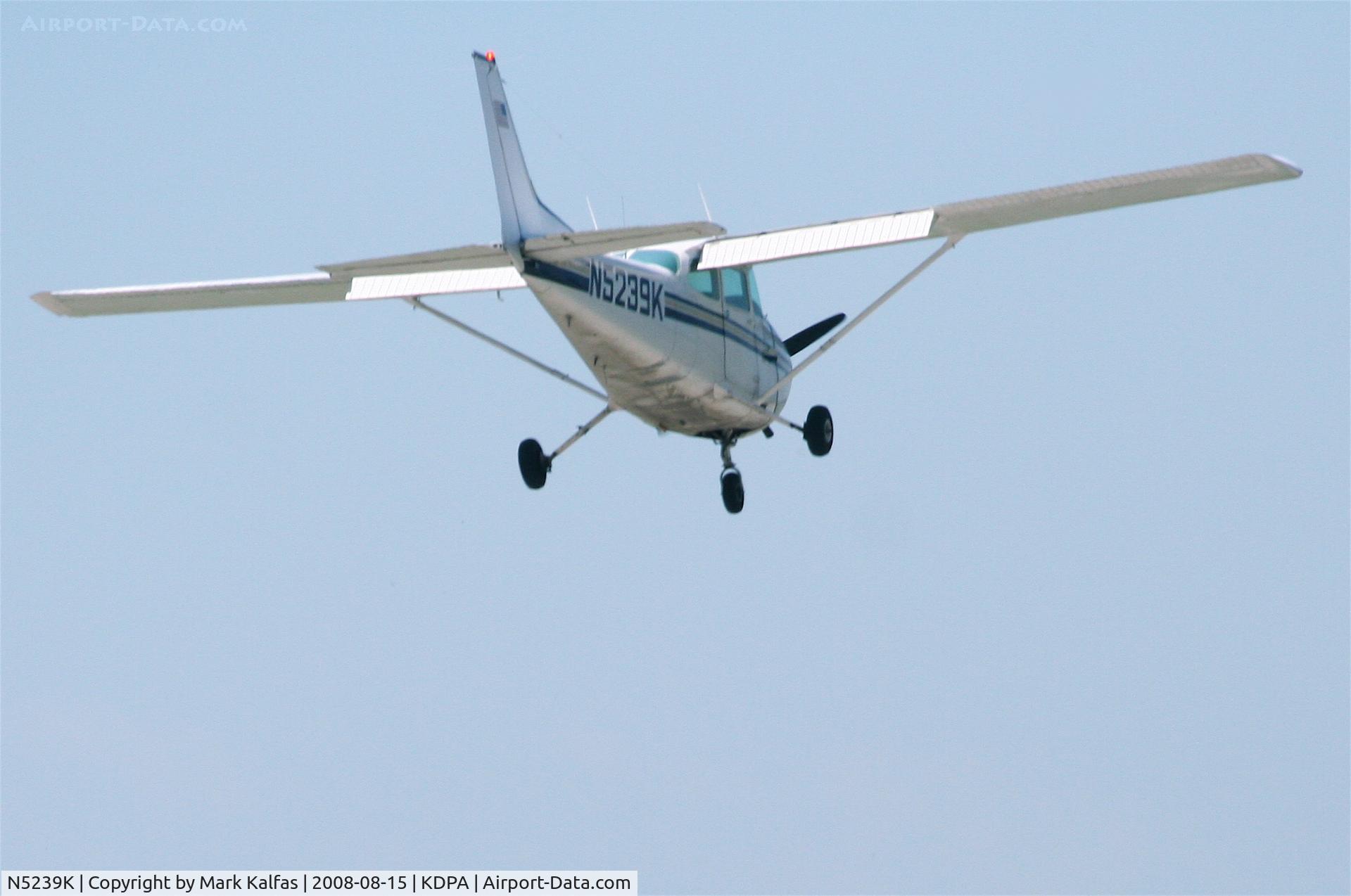 N5239K, 1980 Cessna 172P C/N 17274027, Cessna 172P, N5239K on approach RWY 28 KDPA.