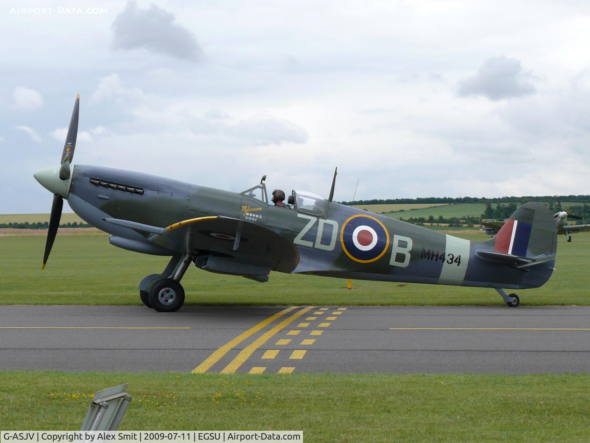 G-ASJV, 1943 Supermarine 361 Spitfire LF.IXb C/N CBAF.IX.552, Supermarine Spitfire LF.IXB G-AJSV The Fighter Collection painted as Royal Air Force MH434/B-ZD